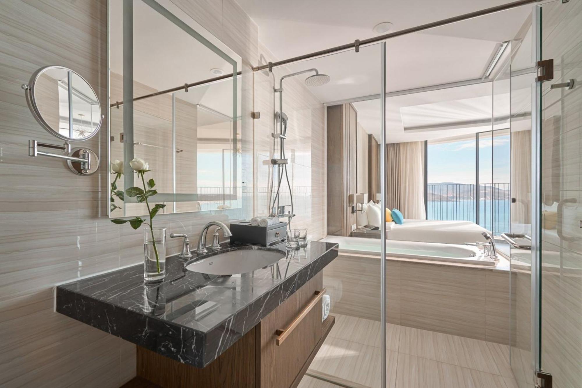 Panorama Oceanfront Suite Nha Trang Eksteriør billede