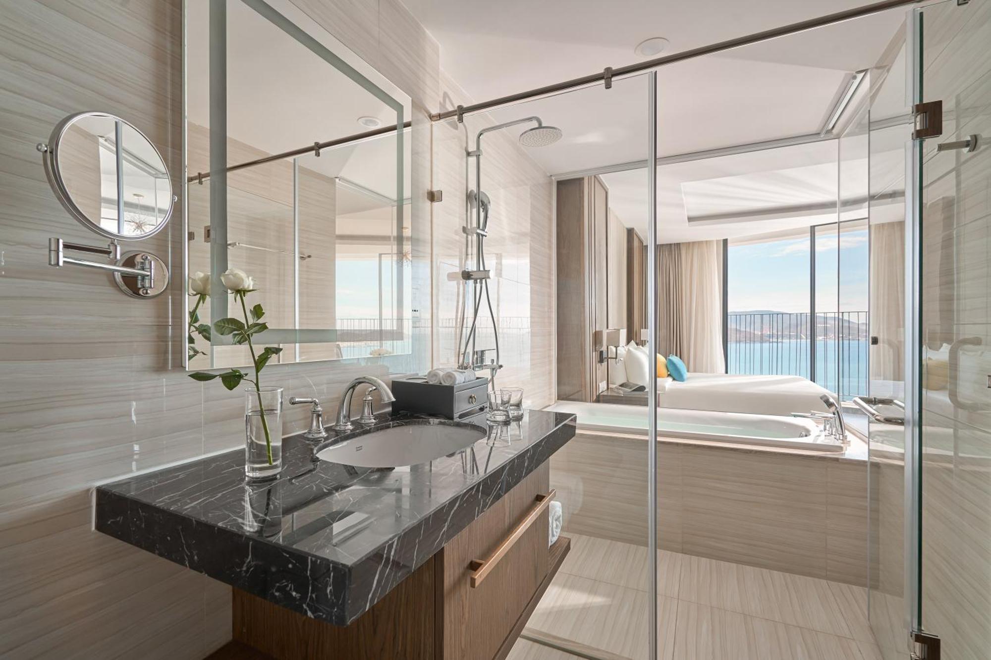 Panorama Oceanfront Suite Nha Trang Eksteriør billede